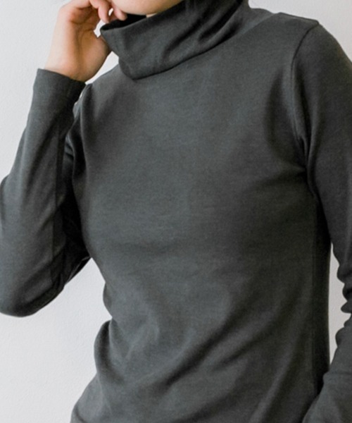 aity(アイティ)の「M-4L コットンハイネックカットソー 夏服(Tシャツ/カットソー・レディース・オフホワイト/チャコールグレー/グレイッシュベージュ/ブラック・4L/3L/LL/L/M)」の19枚目の写真