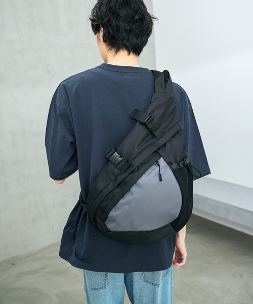 LAKOLE(ラコレ)の「切替ワンショルダーボディバッグ / 647792(ボディバッグ/ウエストポーチ・メンズ・ブラック/グレー・FREE)」の1枚目の写真
