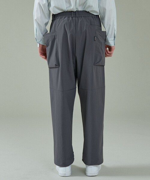 ABAHOUSE（アバハウス）の「【CORDURA】TUCK＆DARTS コーデュラナイロン パラシュートパンツ / セットアップ対応（その他パンツ・メンズ・ブラック/チャコールグレー・46/48）」の19枚目の写真