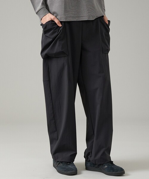 ABAHOUSE（アバハウス）の「【CORDURA】TUCK＆DARTS コーデュラナイロン パラシュートパンツ / セットアップ対応（その他パンツ・メンズ・ブラック/チャコールグレー・46/48）」の8枚目の写真