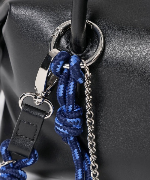 GLOBAL WORK（グローバルワーク）の「500mペットボトル収納可能/スペ軽チャーム付き2WAYボストン/646553（ボストンバッグ・レディース・ダークブラウン/ブラウン系6/ブラック・ONE SIZE）」の15枚目の写真