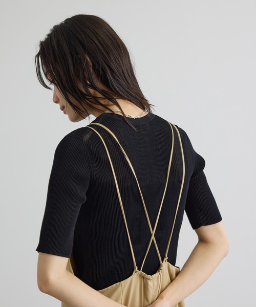 SALON adam et rope'(サロン アダム エ ロペ)の「【WEB限定】シアーリブニットハーフスリーブプルオーバー(Tシャツ/カットソー・レディース・オフホワイト/ブラック/レッド/ブラウン・FREE)」の3枚目の写真