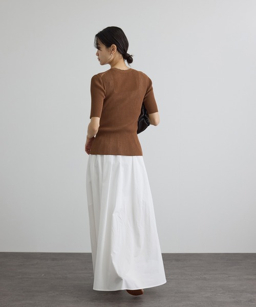 SALON adam et rope'(サロン アダム エ ロペ)の「【WEB限定】シアーリブニットハーフスリーブプルオーバー(Tシャツ/カットソー・レディース・オフホワイト/ブラック/レッド/ブラウン・FREE)」の9枚目の写真