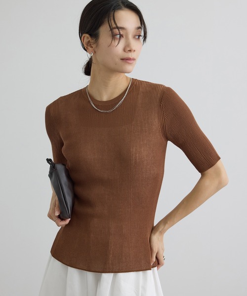 SALON adam et rope'(サロン アダム エ ロペ)の「【WEB限定】シアーリブニットハーフスリーブプルオーバー(Tシャツ/カットソー・レディース・オフホワイト/ブラック/レッド/ブラウン・FREE)」の18枚目の写真