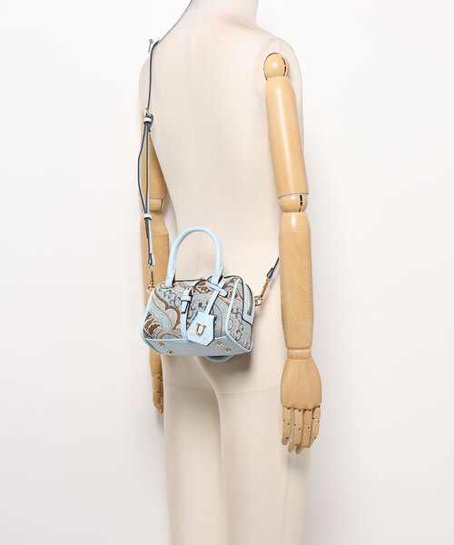 U(ユー)の「ペイズリー ジュリア プティ ボストンバッグ(ボストンバッグ・レディース・ネイビー/ライトブルー・FREE)」の3枚目の写真