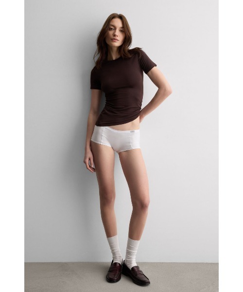 Intimissimi(インティミッシミ)の「ストレッチ スーペリアコットン ショートスリーブ ニット(Tシャツ/カットソー・レディース・ライラック/モカ/ライトイエロー・L/M/S)」の4枚目の写真