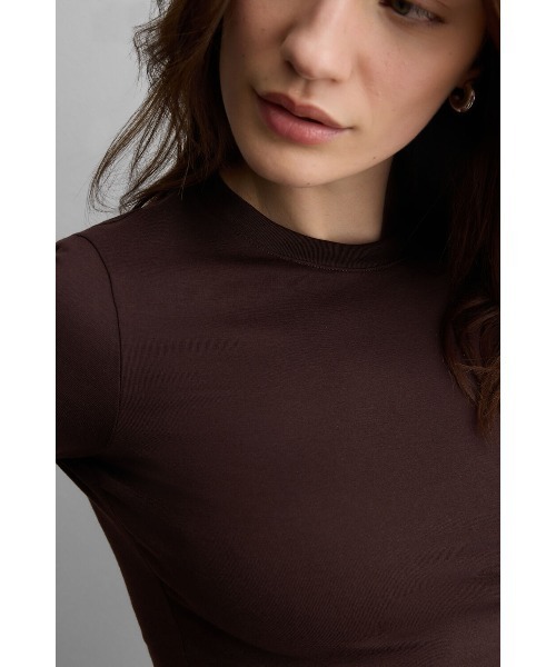 Intimissimi(インティミッシミ)の「ストレッチ スーペリアコットン ショートスリーブ ニット(Tシャツ/カットソー・レディース・ライラック/モカ/ライトイエロー・L/M/S)」の5枚目の写真