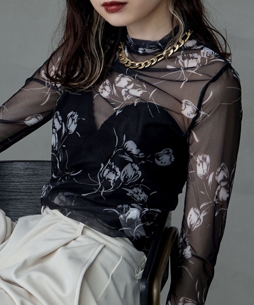 etoll.(エトル)の「花柄シアーボトルネックトップス(Tシャツ/カットソー・レディース・ブラウン/ブラック/ネイビー・M)」の9枚目の写真