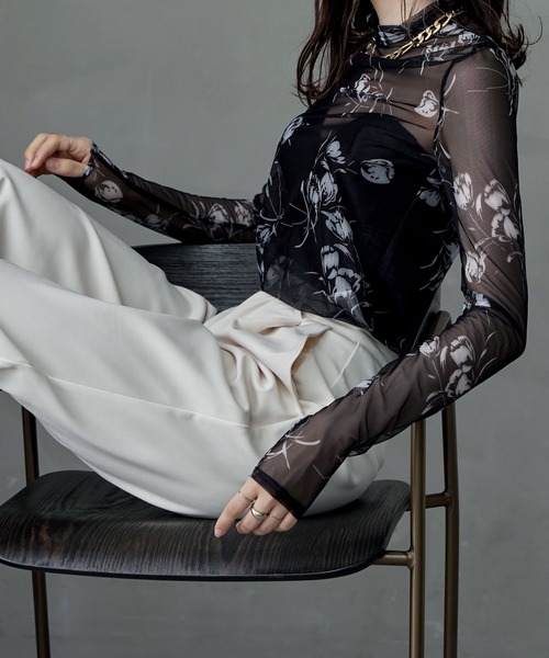 etoll.(エトル)の「花柄シアーボトルネックトップス(Tシャツ/カットソー・レディース・ブラウン/ブラック/ネイビー・M)」の10枚目の写真