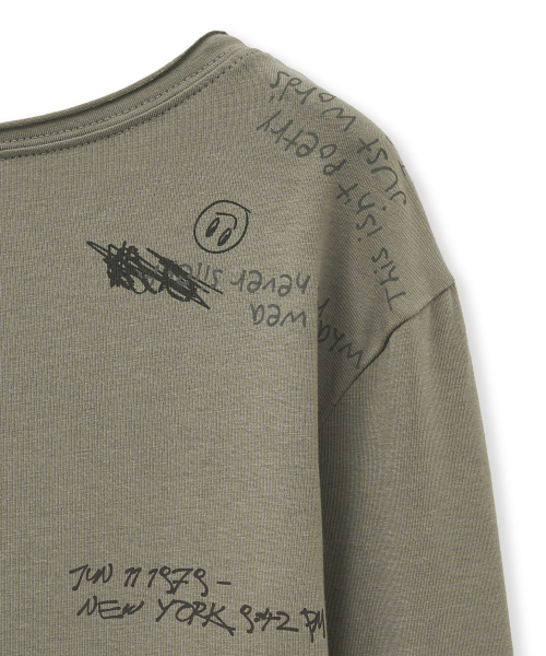 PORTERNA(ポルテナ)の「BOAT NECK GRAPHIC LONG SLEEVE T-SHIRT-BEIGE(Tシャツ/カットソー・レディース・その他・OS)」の18枚目の写真