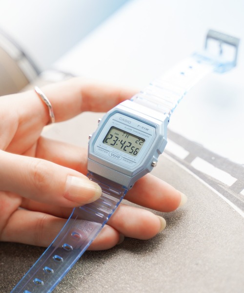 CASIO(カシオ)の「【CASIO(カシオ)】クリア デジタル(デジタル腕時計・レディース・ホワイト/ブルー/ピンク・FREE)」の3枚目の写真