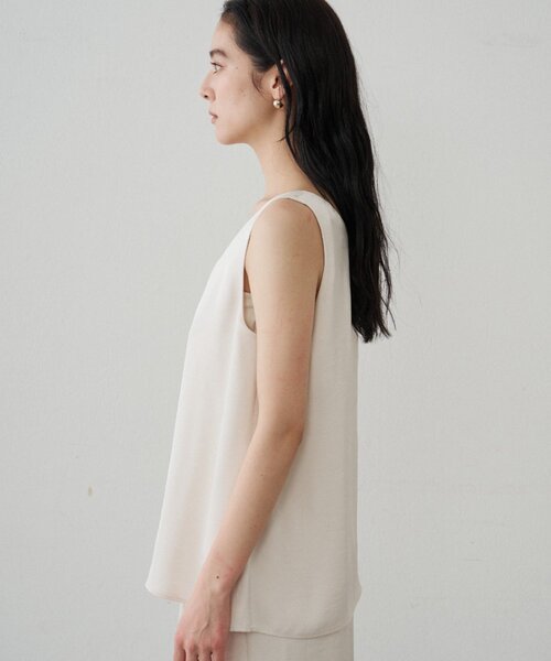 LOUNGEDRESS(ラウンジドレス)の「《新色登場/セットアップ可》2WAYノースリサテンチュニック(タンクトップ・レディース・アイボリー/ブラック/グレイッシュベージュ・FREE)」の19枚目の写真