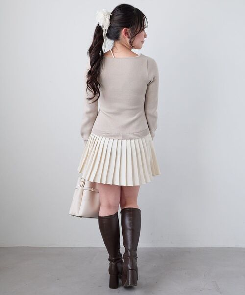 MAJESTIC LEGON（マジェスティックレゴン）の「レイヤードライクプリーツニットワンピ（ワンピース・レディース・ベージュ/グレー/ブラック・MEDIUM）」の9枚目の写真