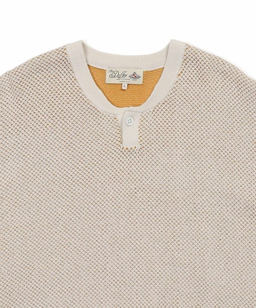 The DUFFER of ST.GEORGE(ザダファーオブセントジョージ)の「BCI COTTON MESH KNIT HENLEY NECK:ヘンリーネック メッシュニット/ BCIコットン / ドライタッチ / サステナブル / 配色ニット(ニット/セーター・メンズ・ブルーグレー/ベージュ/アイボリー・LARGE/MEDIUM/X-LARGE)」の15枚目の写真