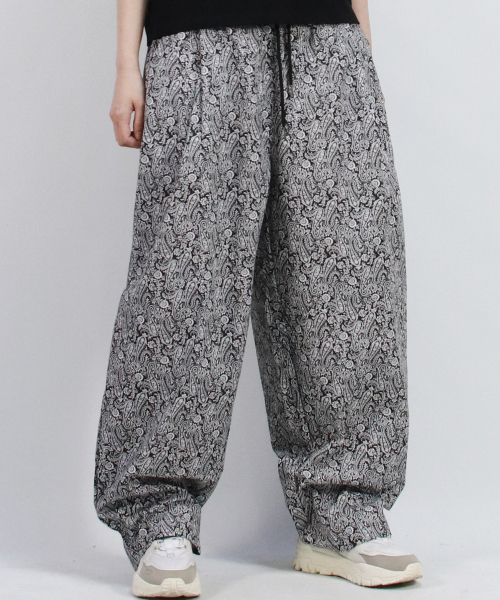 DEMARC（ドゥマーク）の「Paisley side one tuck curved wide pants Black（その他パンツ・レディース・ブラック・MEDIUM/LARGE）」の10枚目の写真