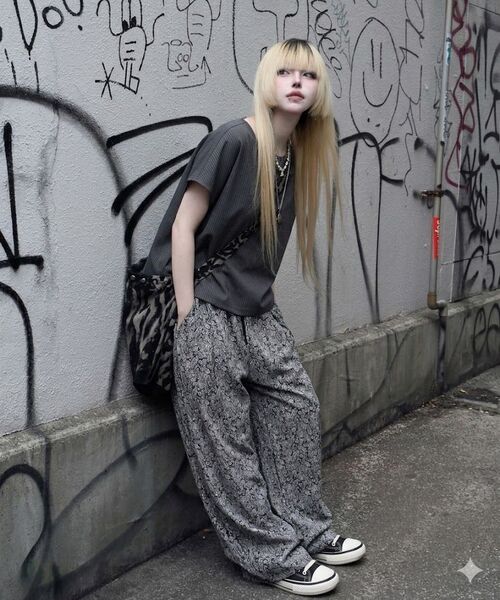 DEMARC（ドゥマーク）の「Paisley side one tuck curved wide pants Black（その他パンツ・レディース・ブラック・MEDIUM/LARGE）」の11枚目の写真