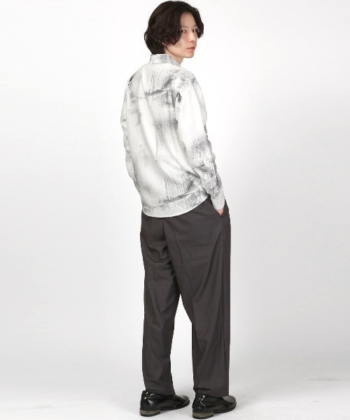 LUXSTYLE(ラグスタイル)の「梨地クレープ総柄プリント長袖シャツ(シャツ/ブラウス・メンズ・ブラック/ホワイト・L/M/XL)」の6枚目の写真