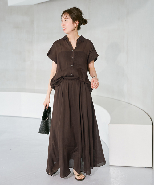 Spick & Span(スピックアンドスパン)の「《セットアップ可 / 》ラミーブレンドギャザーフレアスカート(スカート・レディース・イエロー/ベージュ系その他/ブラウン・38/36)」の4枚目の写真