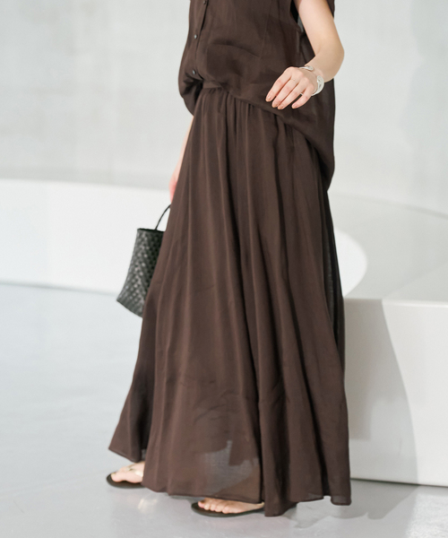 Spick & Span(スピックアンドスパン)の「《セットアップ可 / 》ラミーブレンドギャザーフレアスカート(スカート・レディース・イエロー/ベージュ系その他/ブラウン・38/36)」の10枚目の写真