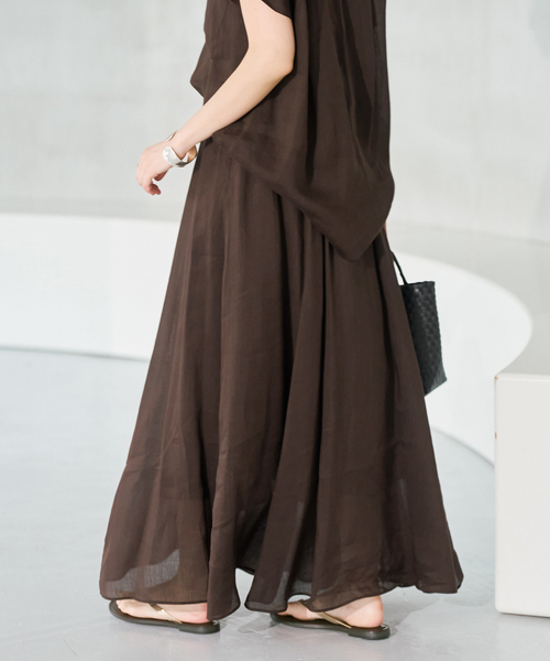 Spick & Span(スピックアンドスパン)の「《セットアップ可 / 》ラミーブレンドギャザーフレアスカート(スカート・レディース・イエロー/ベージュ系その他/ブラウン・38/36)」の11枚目の写真