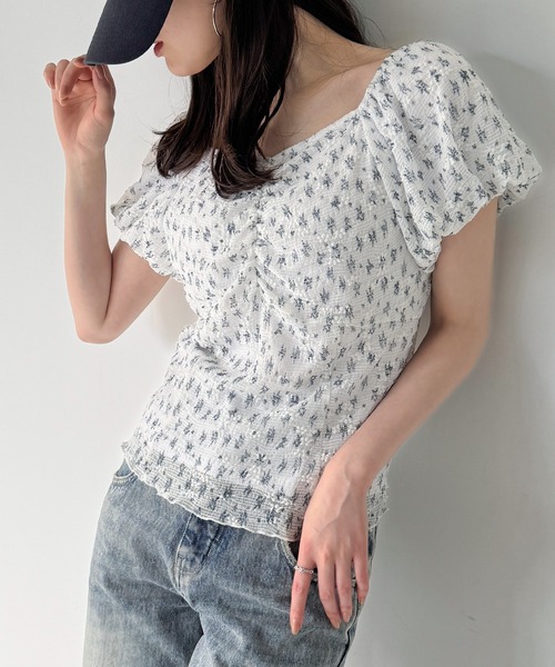junoah(ジュノア)の「小花柄カットレーストップス(シャツ/ブラウス・レディース・ホワイト/アイボリー/ミント・MEDIUM/SMALL/LARGE)」の4枚目の写真
