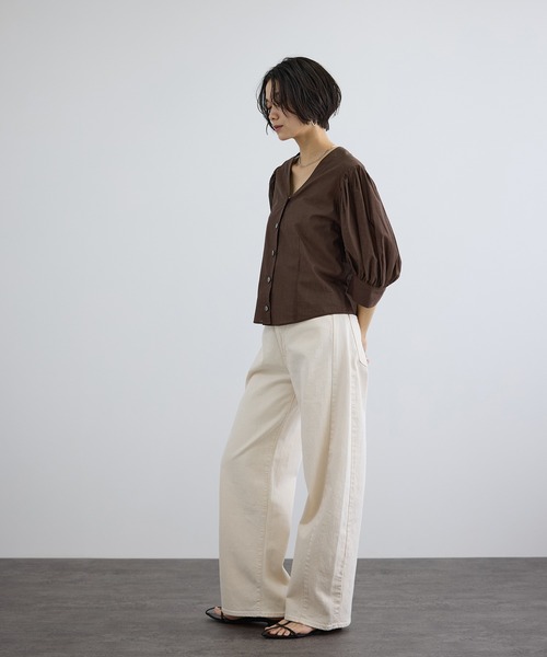 SALON adam et rope'(サロン アダム エ ロペ)の「ギャザーボリュームスリーブブラウス(シャツ/ブラウス・レディース・オフホワイト/ブラック/ブラウン・FREE)」の17枚目の写真