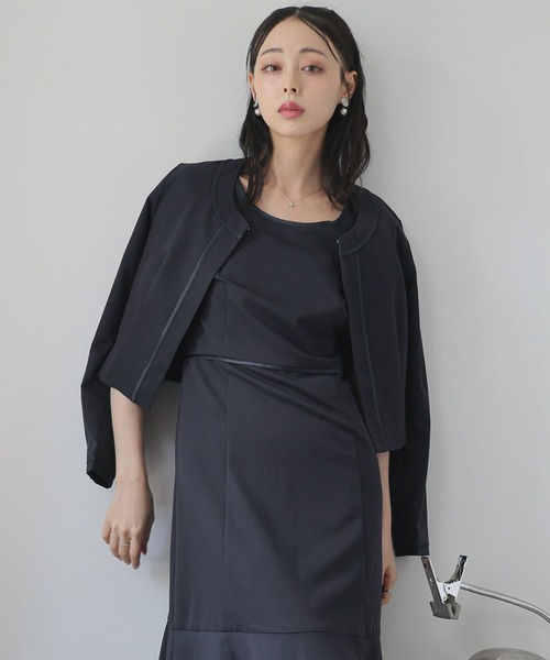 Doula Doula(ドゥーラドゥーラ)の「【ワンピーススーツ】ノーカラージャケット&半袖ワンピース 2点セット(セットアップ・レディース・ブラック/ネイビー・L/M)」の1枚目の写真