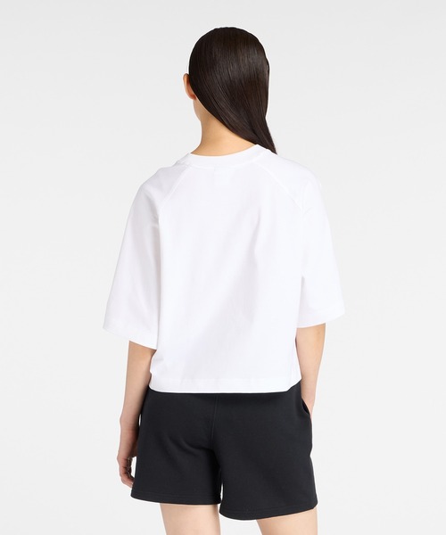 NEW BALANCE(ニューバランス)の「ウォーターカラーピンクボクシーTシャツ(Tシャツ/カットソー・レディース・ブラック/ホワイト・SMALL/MEDIUM/LARGE/X-LARGE)」の4枚目の写真