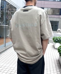 FOG ESSENTIALS（エフオージーエッセンシャルズ）の「【FOG ESSENTIALS】エッセンシャルズ BACK LOGO BOXY TEE SS ロゴ Tシャツ ラバープリント（Tシャツ/カットソー）」