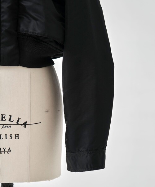 TOGA(トーガ)の「【TOGA TOO/トーガトゥ】CONVERTIBLE UTILITY TECH SHIRT/ユーティリティテックシャツ/ジャケット/MA-1(ブルゾン・レディース・ブラック/カーキ・3)」の5枚目の写真