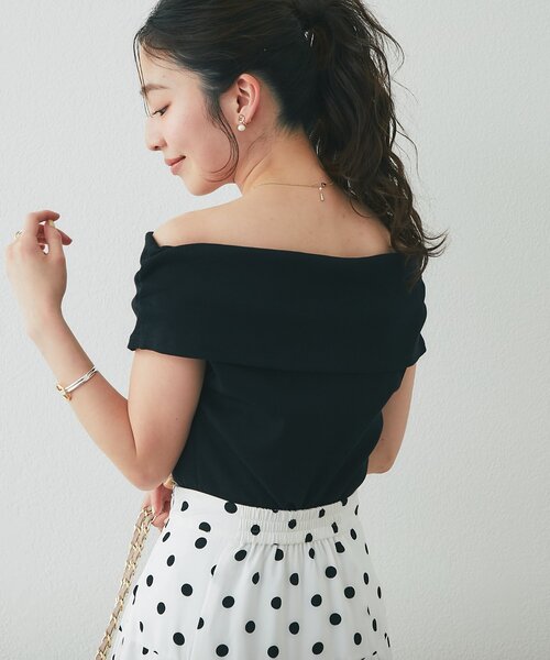 La boutique BonBon(ラブティックボンボン)の「【ヘルシーな肌見せ】オフショルテレコカットソー(Tシャツ/カットソー・レディース・ピンク/サックスブルー/ブラック・FREE)」の11枚目の写真