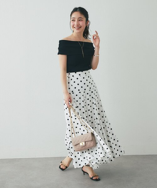 La boutique BonBon(ラブティックボンボン)の「【ヘルシーな肌見せ】オフショルテレコカットソー(Tシャツ/カットソー・レディース・ピンク/サックスブルー/ブラック・FREE)」の5枚目の写真