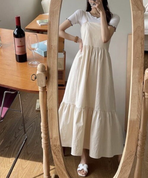 AMAJI(アマジ)の「キャミソールデザイン ウエストギャザー切替 フレア ロングワンピース(ワンピース・レディース・ベージュ/ホワイト/ライトブルー・FREE)」の6枚目の写真