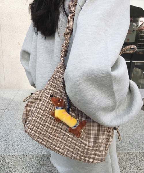 Teem Store（チームストア）の「チェック柄 シャーリングハンドルミニバッグ（ショルダーバッグ・レディース・イエロー/ブルー系その他2/モカ/ブラック/ブルー系その他/ブルー・F）」の17枚目の写真