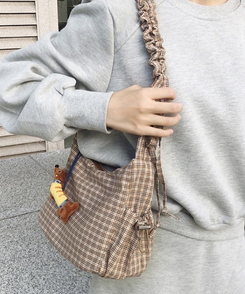 Teem Store（チームストア）の「チェック柄 シャーリングハンドルミニバッグ（ショルダーバッグ・レディース・イエロー/ブルー系その他2/モカ/ブラック/ブルー系その他/ブルー・F）」の10枚目の写真
