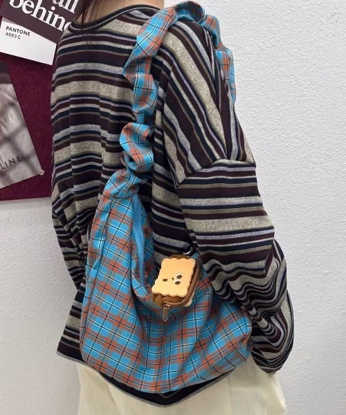 Teem Store（チームストア）の「チェック柄 シャーリングハンドルミニバッグ（ショルダーバッグ・レディース・イエロー/ブルー系その他2/モカ/ブラック/ブルー系その他/ブルー・F）」の20枚目の写真