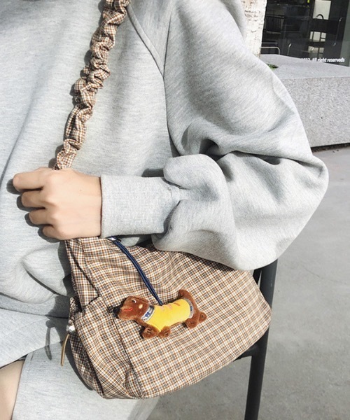 Teem Store（チームストア）の「チェック柄 シャーリングハンドルミニバッグ（ショルダーバッグ・レディース・イエロー/ブルー系その他2/モカ/ブラック/ブルー系その他/ブルー・F）」の12枚目の写真