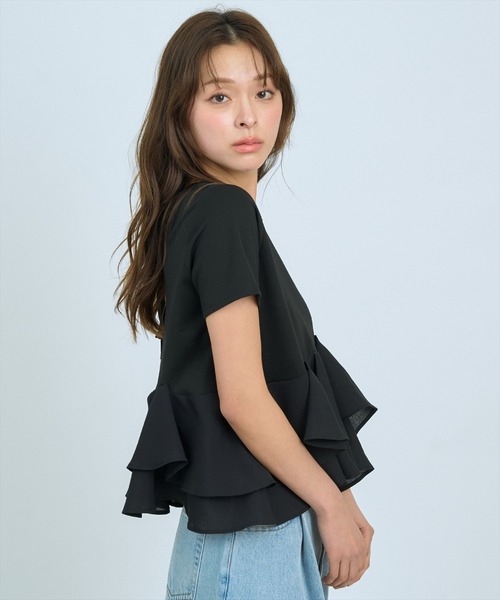 AND COUTURE(アンドクチュール)の「ペプラムカットトップス(Tシャツ/カットソー・レディース・グリーン/オフホワイト/ブラック・FREE)」の6枚目の写真