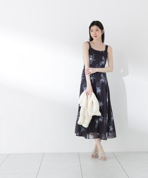 PROPORTION BODY DRESSING（プロポーションボディドレッシング）の「【青島心さん着用】ボタニカル花柄キャミワンピース / 1216240608（ワンピース・レディース・ピンク/ネイビー・SMALL/MEDIUM/P/S）」の4枚目の写真
