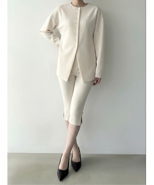 celon(セロン)の「flare line button jacket(ノーカラージャケット・レディース・ブラック/アイボリー・FREE)」の1枚目の写真