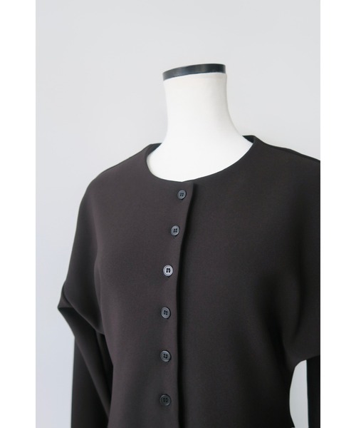 celon(セロン)の「flare line button jacket(ノーカラージャケット・レディース・ブラック/アイボリー・FREE)」の5枚目の写真