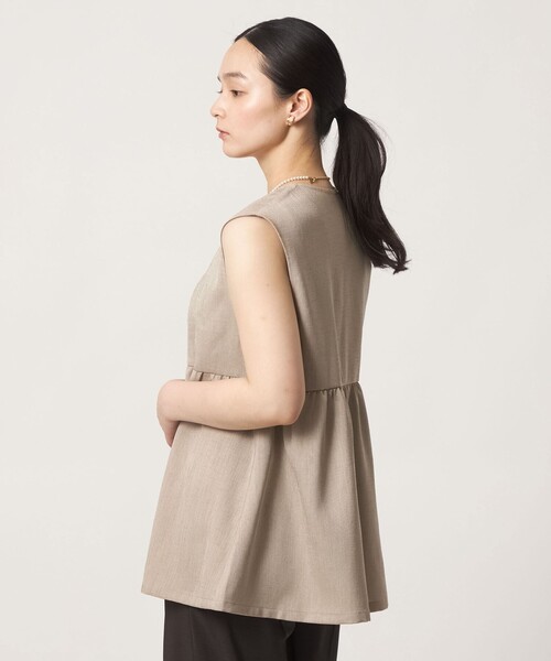 A DAY IN THE LIFE UNITED ARROWS(アデイインザライフユナイテッドアローズ)の「リネンライク ペプラム ジップベスト ‐マシンウォッシャブル‐<A DAY IN THE LIFE>(ベスト・レディース・モカ/ベージュ/ブラック・FREE)」の4枚目の写真