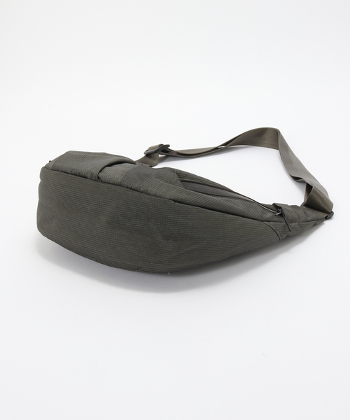 SEALSON（シールソン）の「SEALSON / シールソン M1 CROSSBODY BAG GRAVEL GREY（ショルダーバッグ・メンズ・チャコールグレー・FREE）」の11枚目の写真