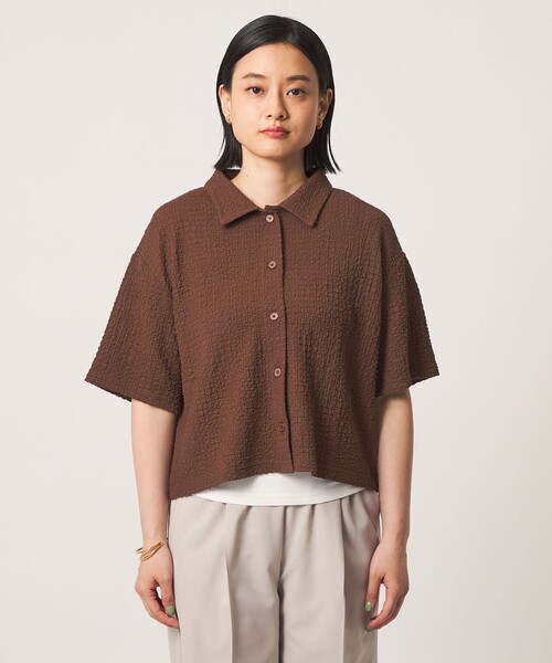 A DAY IN THE LIFE UNITED ARROWS(アデイインザライフユナイテッドアローズ)の「シャーリング ハーフスリーブシャツ 5分袖<A DAY IN THE LIFE>(シャツ/ブラウス・レディース・ブラック/オフホワイト/ダークブラウン・FREE)」の6枚目の写真