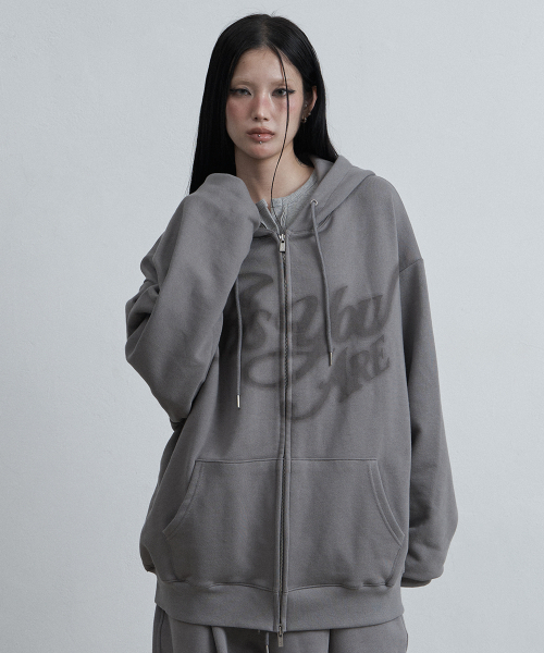 as you are(アズユーアー)の「AYA ビッグロゴフードジップアップダークグレー(パーカー・レディース・その他・SMALL/MEDIUM)」の3枚目の写真
