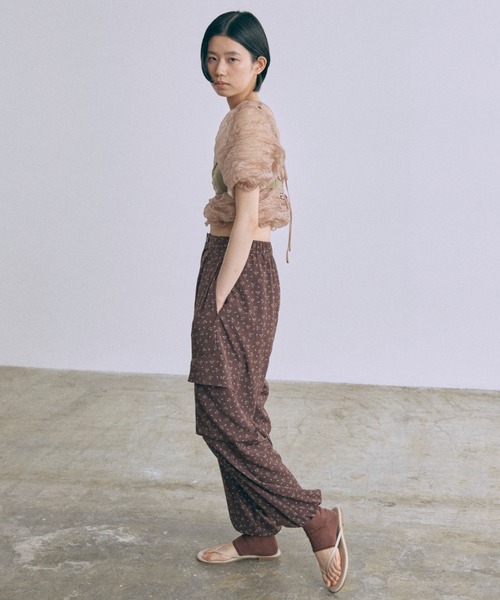 EN NEUME(エンノイム)の「Petite Bloom Cargo(カーゴパンツ・レディース・オフホワイト/ブラウン/ブラック・0/1)」の20枚目の写真