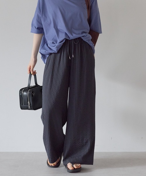 HEART MARKET(ハートマーケット)の「【DRY&EASYCARE】 ストライプイージーワイドパンツ(その他パンツ・レディース・ブラック系/ネイビー系/ナチュラル・MEDIUM/LARGE)」の2枚目の写真