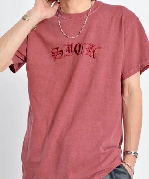 MODISH GAZE（モディシュガゼ）の「ピグメントSICK刺繍Tシャツ（Tシャツ/カットソー・メンズ・グリーン系その他/バーガンディー/スミクロ・X-LARGE/MEDIUM）」の3枚目の写真