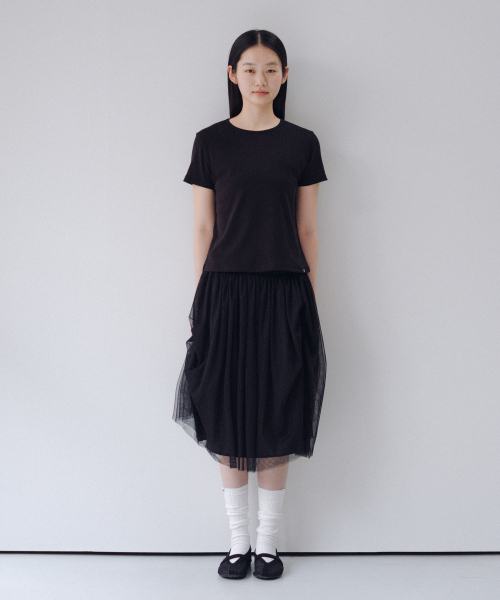 OHESHIO(オヘシオ)の「BASIC STANDARD T-SHIRT, BLACK(Tシャツ/カットソー・レディース・その他・FREE)」の2枚目の写真