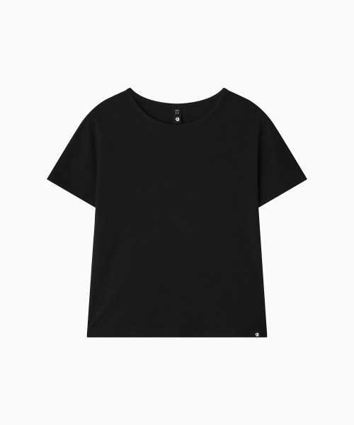 OHESHIO(オヘシオ)の「BASIC STANDARD T-SHIRT, BLACK(Tシャツ/カットソー・レディース・その他・FREE)」の4枚目の写真